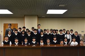 令和6年12月11日（水曜日）高平台なかよし合奏クラブの小学生バンドフェスティバル全国大会金賞受賞に伴う表敬訪問