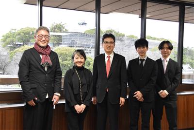 令和7年3月14日（金曜日）パリのファッションショー出品報告に伴う表敬訪問