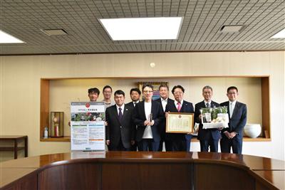 令和7年5月7日（水曜日）「ノウフクアワード2024準グランプリ受賞」に伴うNPO法人熊本福祉会様の市長表敬訪問