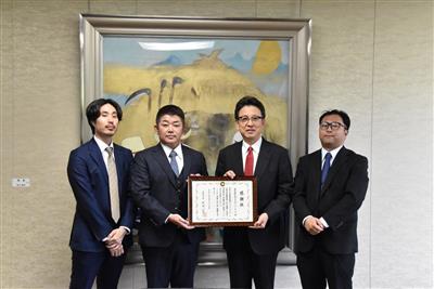 令和7年5月29日（木曜日）託麻原地域コミュニティセンターへの太陽光発電設備の寄贈に伴う感謝状贈呈式