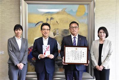令和7年6月6日（金曜日）株式会社三牧建設工業様からの熊本城復元整備基金への寄附金贈呈