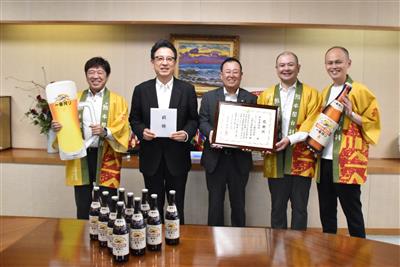 熊本屋台村様・キリンビール株式会社九州支社熊本支店様からの熊本城災害復旧支援金への寄附金贈呈