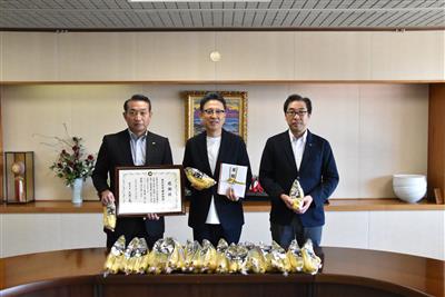 7.24株式会社 藤本物産様からの熊本城災害復旧支援金への寄附金贈呈