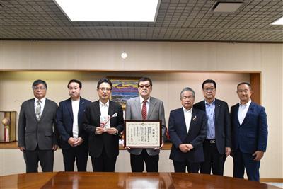 令和7年8月4日（月曜日）藤崎八旛宮飾馬奉納団体奉賛会様からの寄附金贈呈式