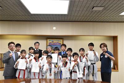 令和7年8月14日（木曜日）第18回全日本ジュニアテコンドー選手権大会入賞に伴う副市長表敬訪問