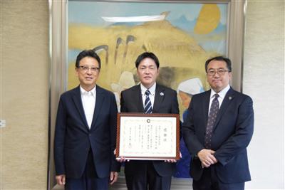 令和7年9月12日（金曜日）令和7年8月豪雨災害に係る日本ヒュームからの義援金に対する感謝状贈呈式