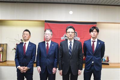 令和7年12月2日（火曜日）ロアッソ熊本の皆さまのシーズン終了に伴う市長表敬訪問