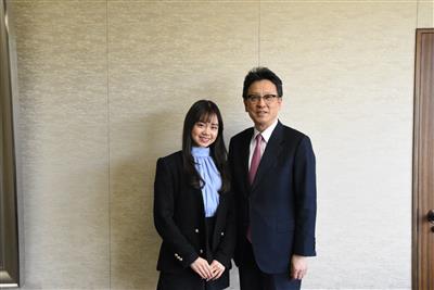 令和8年1月22日（木曜日）バレエダンサー堀田吉乃様の活動報告に係る市長表敬訪問