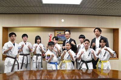 令和8年3月5日（木曜日）白蓮会館内藤道場 熊本支部 空手道全国大会入賞及び出場に伴う市長表敬訪問