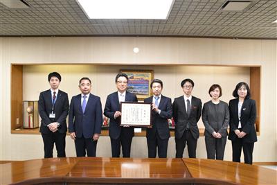 令和8年4月2日（木曜日）株式会社JECC様からの企業版ふるさと納税寄附に伴う感謝状贈呈式