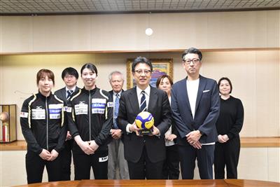 フォレストリーヴズ熊本　シーズン終了に伴う市長表敬訪問について