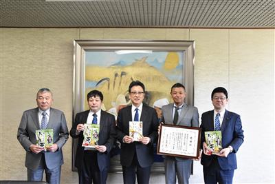 令和8年4月21日（火曜日）株式会社セブン‐イレブン・ジャパン様、株式会社むらさき商店様からの熊本城災害復旧支援金への寄附金贈呈