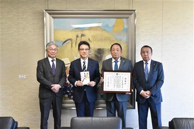 すきたい熊本協議会様より熊本城災害復旧支援金への寄附金贈呈
